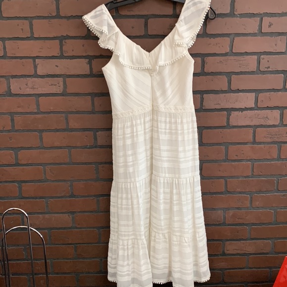 1-3519 Antonio Melani white Kaden ruffled lined sleeveless dress size 4 NWT - Picture 4 of 9